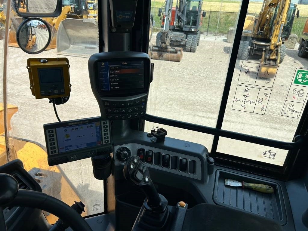 Utovarivač točkaš Hyundai HL 970: slika 16