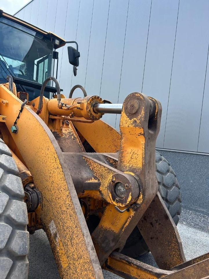 Utovarivač točkaš Hyundai HL 970: slika 28