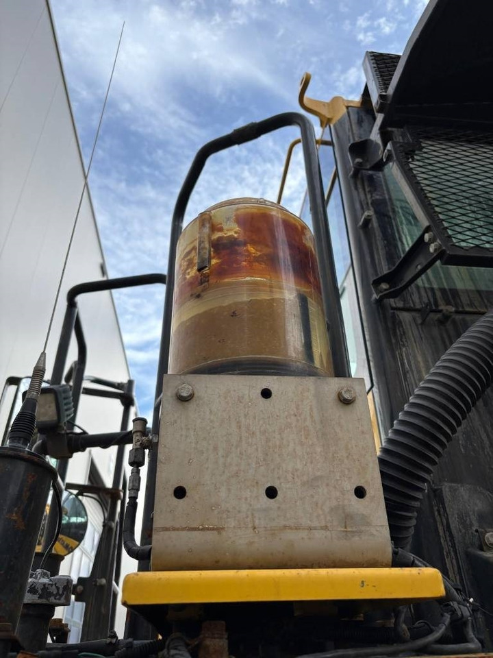 Zglobni kiper Komatsu HM 400-5: slika 16