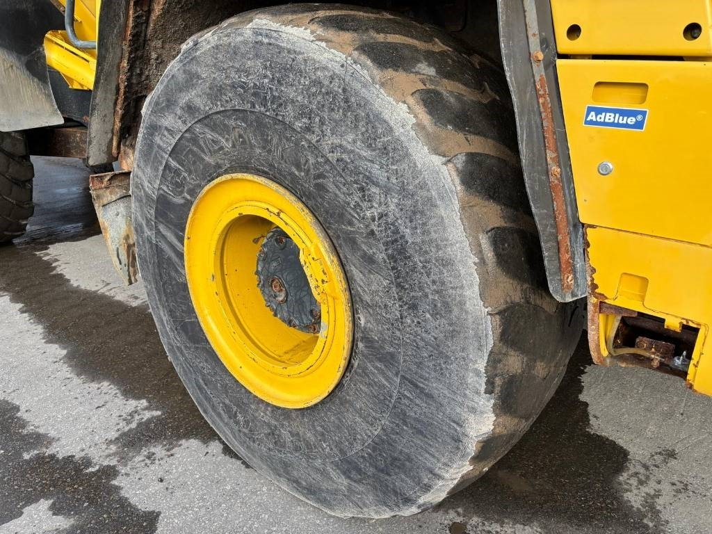 Zglobni kiper Komatsu HM 400-5: slika 20