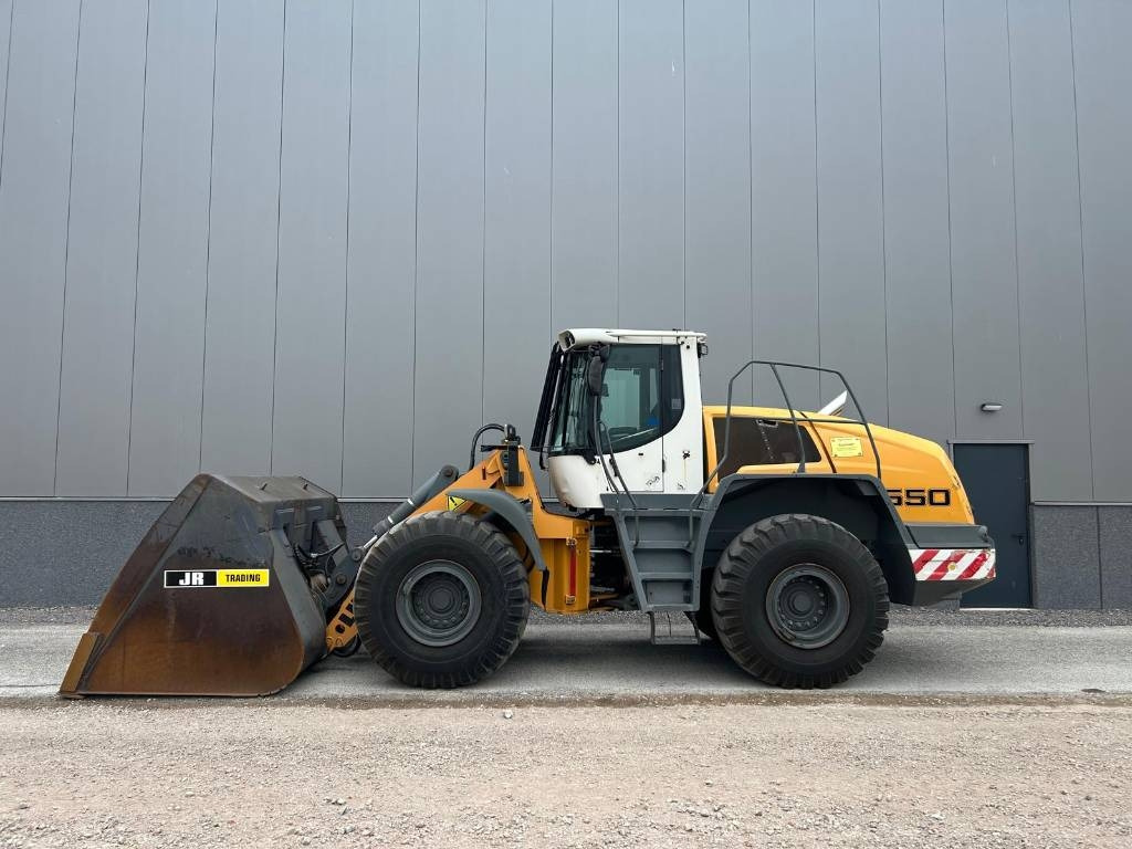 Liebherr L 550 (Comes with High-tip - Mit Hochkipper)  - Utovarivač točkaš: slika 1 Liebherr L 550 (Comes with High-tip - Mit Hochkipper)  - Utovarivač točkaš: slika 1