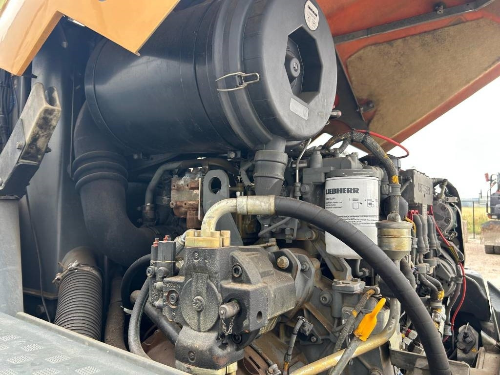 Utovarivač točkaš Liebherr L 550 (Comes with High-tip - Mit Hochkipper): slika 15