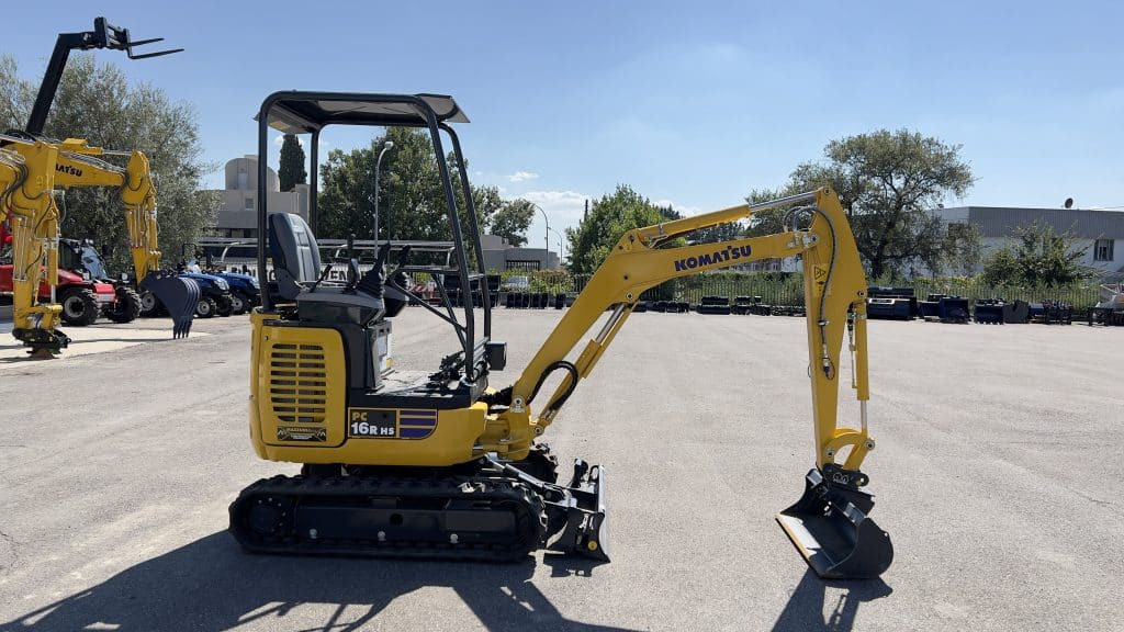 Komatsu PC16 R-3 HS - Mini bager: slika 2 Komatsu PC16 R-3 HS - Mini bager: slika 2