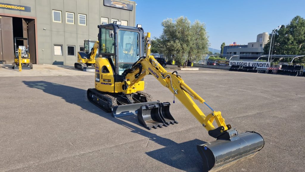 Komatsu PC24 MR-5 - Mini bager: slika 1 Komatsu PC24 MR-5 - Mini bager: slika 1