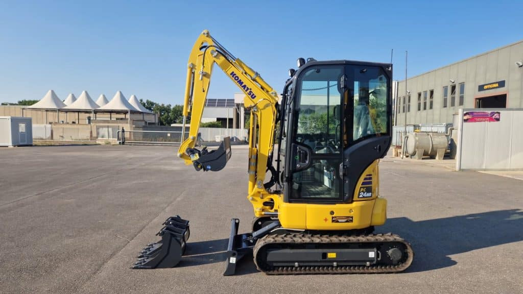 Komatsu PC24 MR-5 - Mini bager: slika 3 Komatsu PC24 MR-5 - Mini bager: slika 3