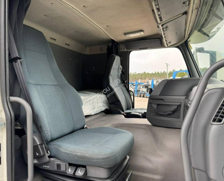 Kamion za prevoz automobila, Poluprikolica za prevoz automobila Volvo FM13: slika 9