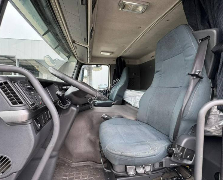 Kamion za prevoz automobila, Poluprikolica za prevoz automobila Volvo FM13: slika 14