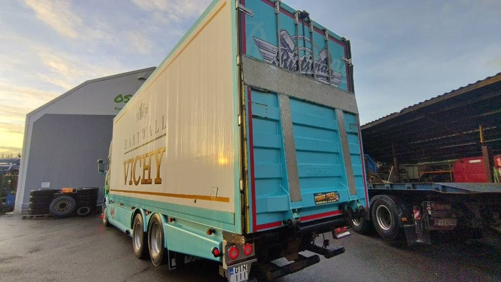 Scania R560 6x2 8,35m umpikori +pl-nostin - Kamion sa zatvorenim sandukom: slika 4 Scania R560 6x2 8,35m umpikori +pl-nostin - Kamion sa zatvorenim sandukom: slika 4