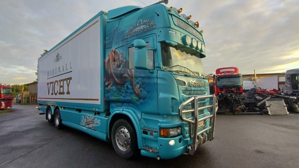 Scania R560 6x2 8,35m umpikori +pl-nostin - Kamion sa zatvorenim sandukom: slika 2 Scania R560 6x2 8,35m umpikori +pl-nostin - Kamion sa zatvorenim sandukom: slika 2