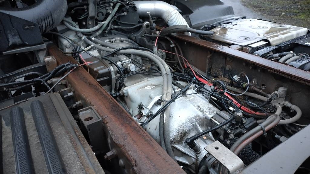 Volvo FH13 6x2 alusta, manuaalivaihteisto - Kamion sa golom šasijom i zatvorenom kabinom: slika 5 Volvo FH13 6x2 alusta, manuaalivaihteisto - Kamion sa golom šasijom i zatvorenom kabinom: slika 5