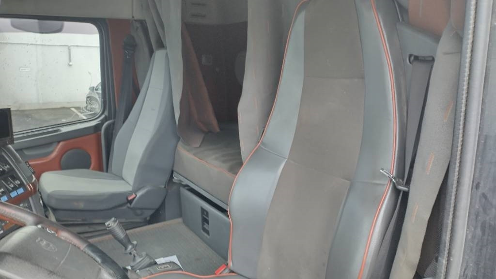 Lizing Volvo FH16 8x2 kasetti +4 aks kärry, KHT automaatti  Volvo FH16 8x2 kasetti +4 aks kärry, KHT automaatti: slika 12