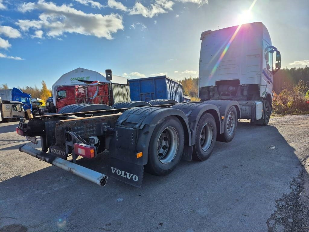 Volvo FH500 8x2 alusta - Kamion sa golom šasijom i zatvorenom kabinom: slika 3 Volvo FH500 8x2 alusta - Kamion sa golom šasijom i zatvorenom kabinom: slika 3