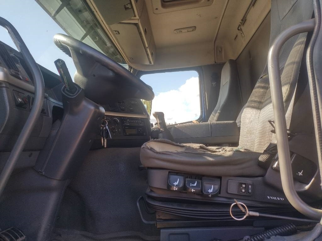 Lizing Volvo FM9 4x2 8,40m pitkä kylkiaukeava kori  Volvo FM9 4x2 8,40m pitkä kylkiaukeava kori: slika 10 Lizing Volvo FM9 4x2 8,40m pitkä kylkiaukeava kori  Volvo FM9 4x2 8,40m pitkä kylkiaukeava kori: slika 10