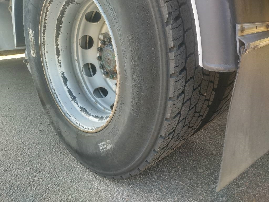 Lizing Volvo FM9 4x2 8,40m pitkä kylkiaukeava kori  Volvo FM9 4x2 8,40m pitkä kylkiaukeava kori: slika 11 Lizing Volvo FM9 4x2 8,40m pitkä kylkiaukeava kori  Volvo FM9 4x2 8,40m pitkä kylkiaukeava kori: slika 11