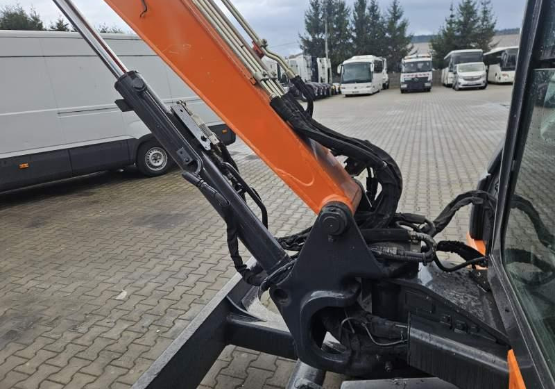 Hitachi ZX48U-5A CLR / 3 ŁYŻKI / SPROWADZONA / 2 300 MTH - Bager guseničar: slika 5 Hitachi ZX48U-5A CLR / 3 ŁYŻKI / SPROWADZONA / 2 300 MTH - Bager guseničar: slika 5