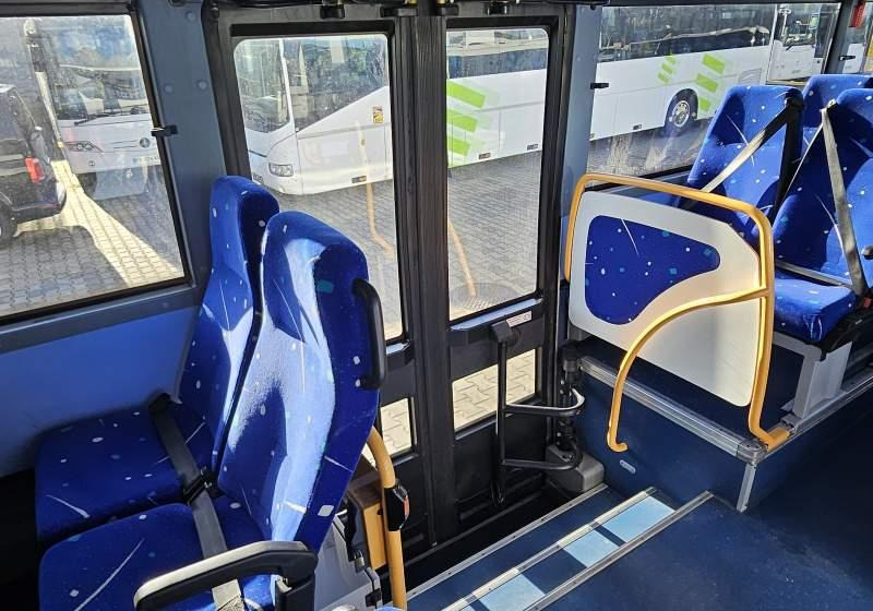 Prigradski autobus Irisbus CROSSWAY/ SPROWADZONY/ KLIMATYZACJA/ MANUAL: slika 12