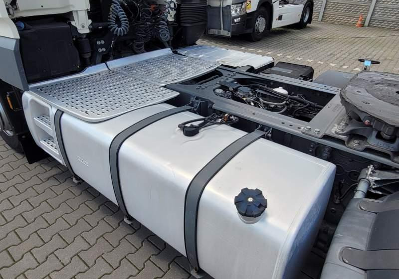 DAF XF510 SPACE CAB / SPROWADZONY / MANUAL / RETARDER - Tegljač: slika 3 DAF XF510 SPACE CAB / SPROWADZONY / MANUAL / RETARDER - Tegljač: slika 3