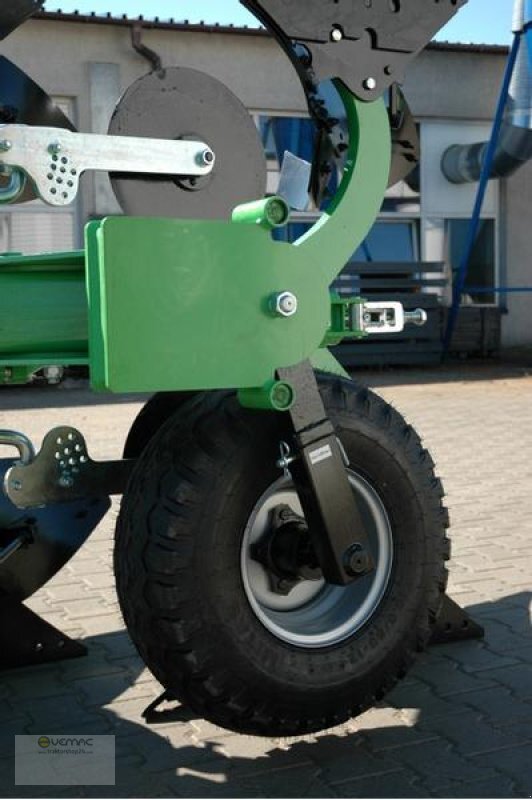 BOMET Drehpflug U052 3 Schar 0,34-0,42-0,50m Körperbreite - Plug: slika 4 BOMET Drehpflug U052 3 Schar 0,34-0,42-0,50m Körperbreite - Plug: slika 4