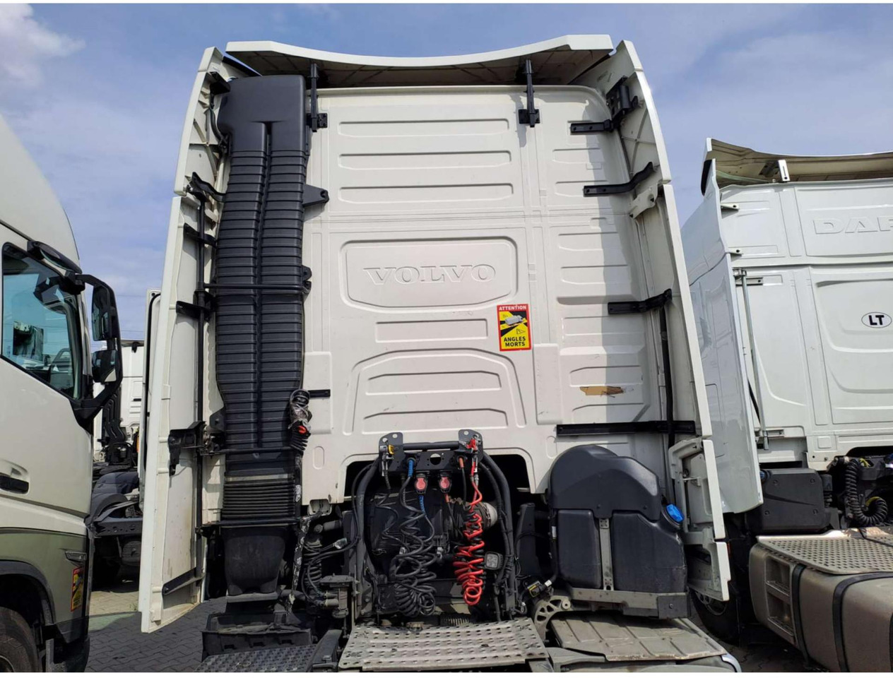 2023 Volvo FH 460 Globetrotter XL Varios i-Save - Tegljač: slika 4 2023 Volvo FH 460 Globetrotter XL Varios i-Save - Tegljač: slika 4