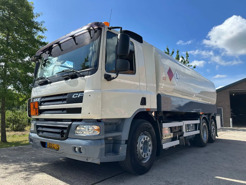 DAF CF 75.310 FAN / NL TRUCK / 6x2 / FUEL TANK 4 COMP. / 22 m3 / EURO5 / TOP CONDITION!! - Kamion cisterna: slika 1 DAF CF 75.310 FAN / NL TRUCK / 6x2 / FUEL TANK 4 COMP. / 22 m3 / EURO5 / TOP CONDITION!! - Kamion cisterna: slika 1
