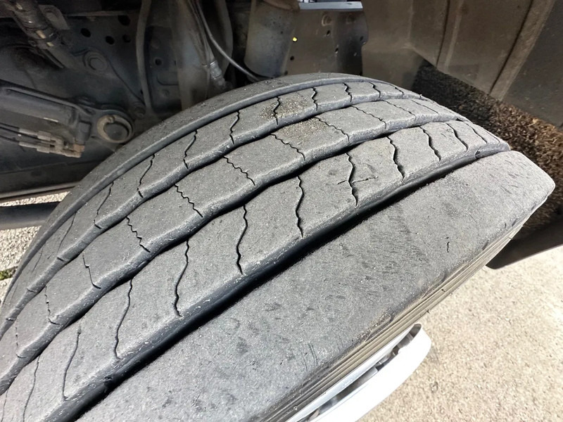 Mercedes-Benz Atego 1018 / NL TRUCK / AIRCO / BOX+LIFT+SIDE DOOR / AUTOMATIC - Kamion sa zatvorenim sandukom: slika 5 Mercedes-Benz Atego 1018 / NL TRUCK / AIRCO / BOX+LIFT+SIDE DOOR / AUTOMATIC - Kamion sa zatvorenim sandukom: slika 5