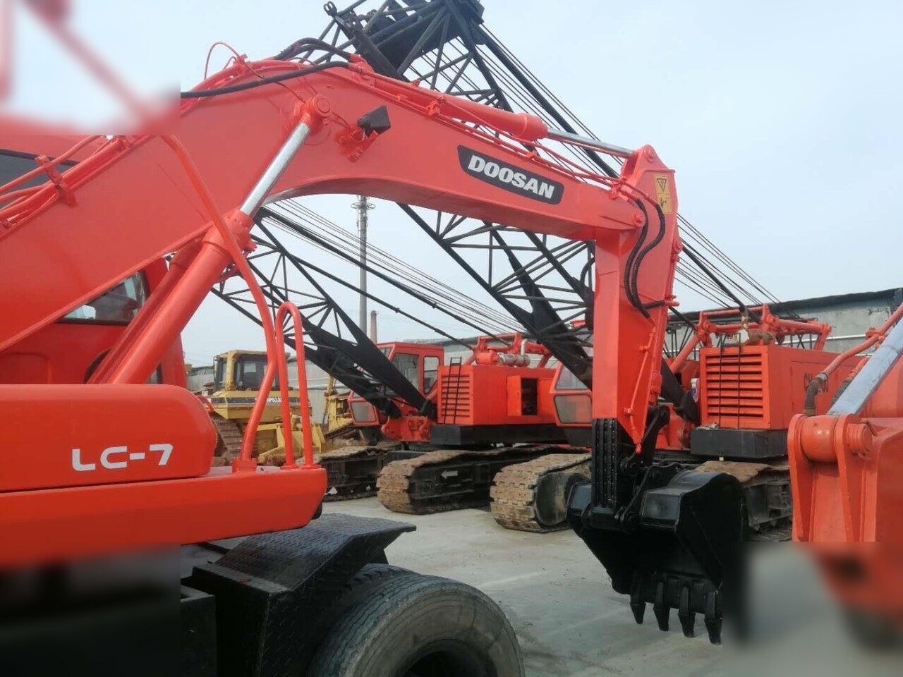 DOOSAN DH150W-7 - Bager točkaš: slika 2 DOOSAN DH150W-7 - Bager točkaš: slika 2