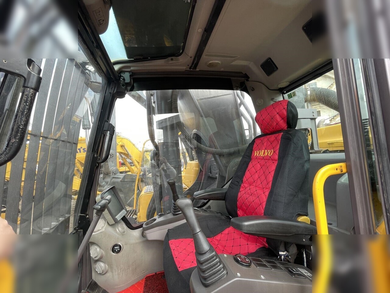 Bager guseničar VOLVO EC480DL: slika 12
