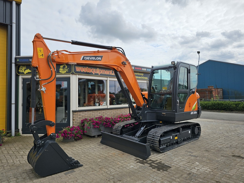 Develon DX60E-10N - Mini bager: slika 2 Develon DX60E-10N - Mini bager: slika 2