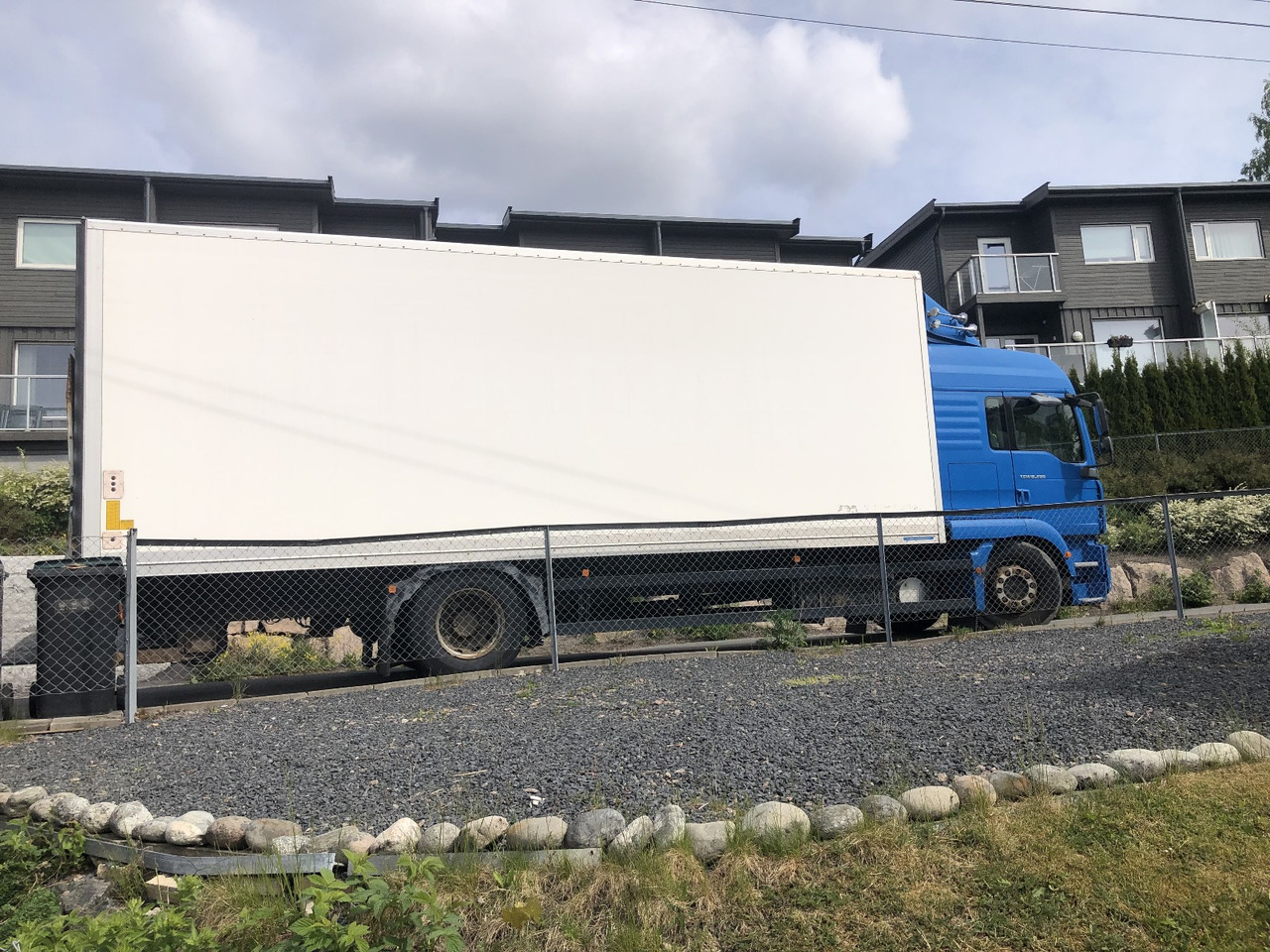 MAN TGM 18.240 - Kamion sa zatvorenim sandukom: slika 2 MAN TGM 18.240 - Kamion sa zatvorenim sandukom: slika 2