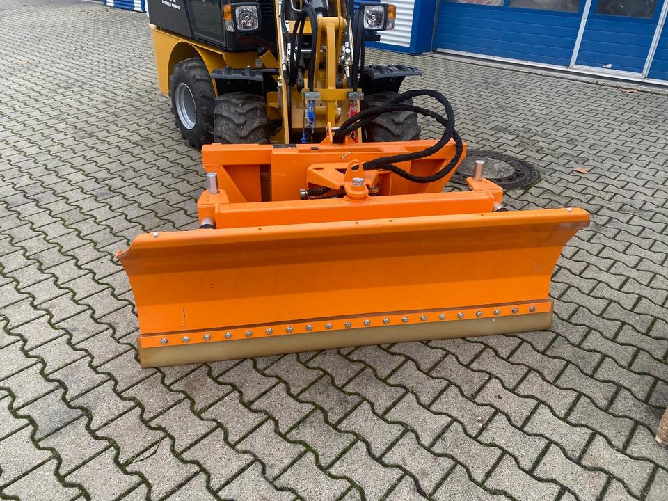 Zglobni utovarivač Radlader/Hoflader BK906 mit Kabine inkl. Winter-Komplettpaket *INKL.19% MWST.*BERGER KRAUS*PERKINS*EURO*SOFORT!*: slika 7 Zglobni utovarivač Radlader/Hoflader BK906 mit Kabine inkl. Winter-Komplettpaket *INKL.19% MWST.*BERGER KRAUS*PERKINS*EURO*SOFORT!*: slika 7