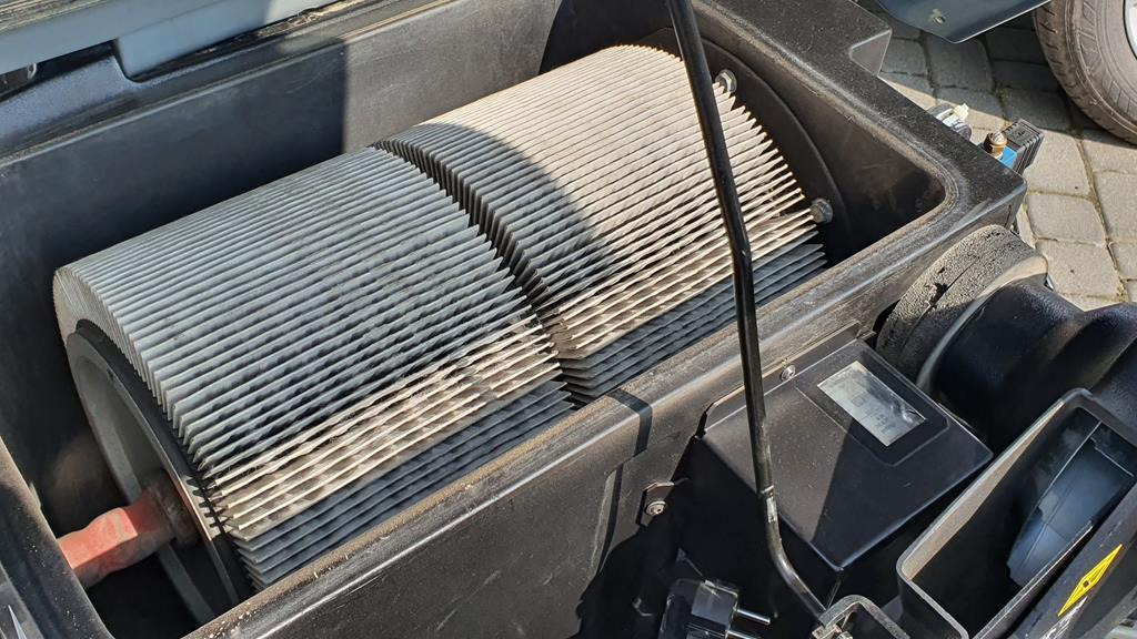 Industrijska mašina za metenje KÄRCHER KM 100/100 R Bp: slika 12