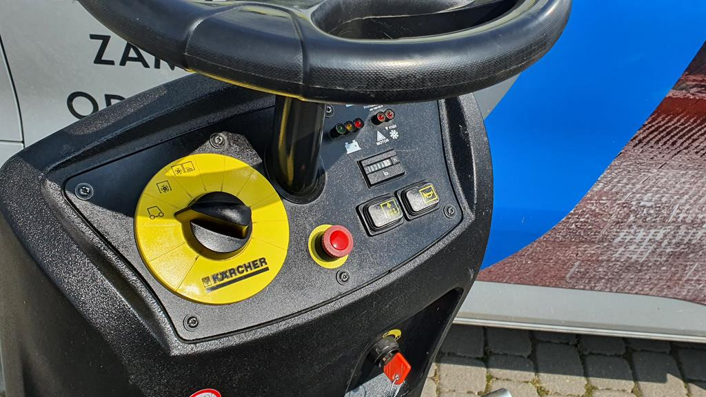 Industrijska mašina za metenje KÄRCHER KM 100/100 R Bp: slika 9