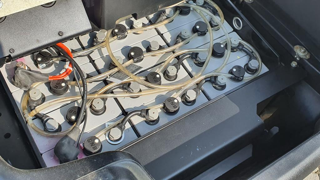 Industrijska mašina za metenje KÄRCHER KM 100/100 R Bp: slika 13