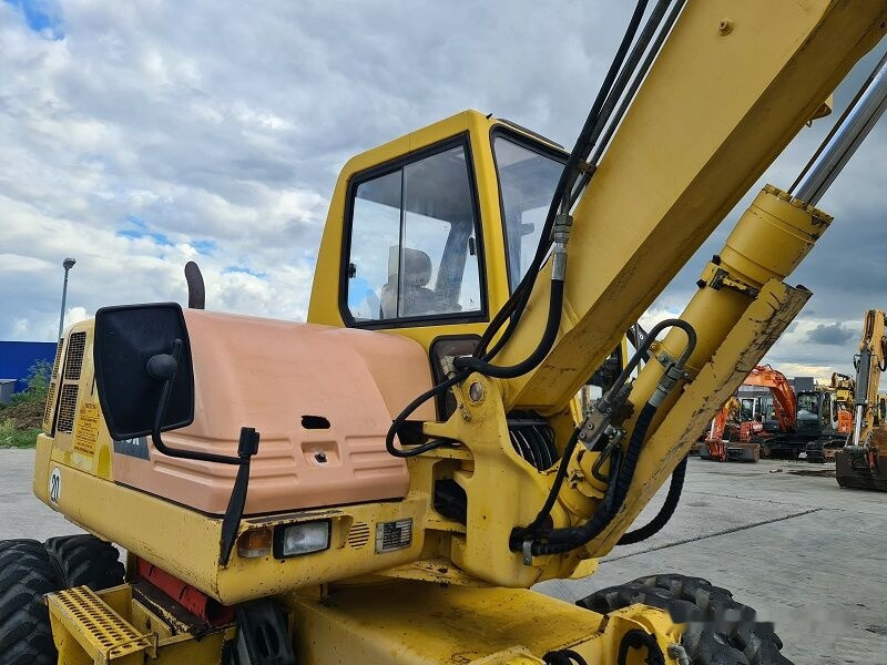 Bager točkaš Komatsu PW110: slika 8