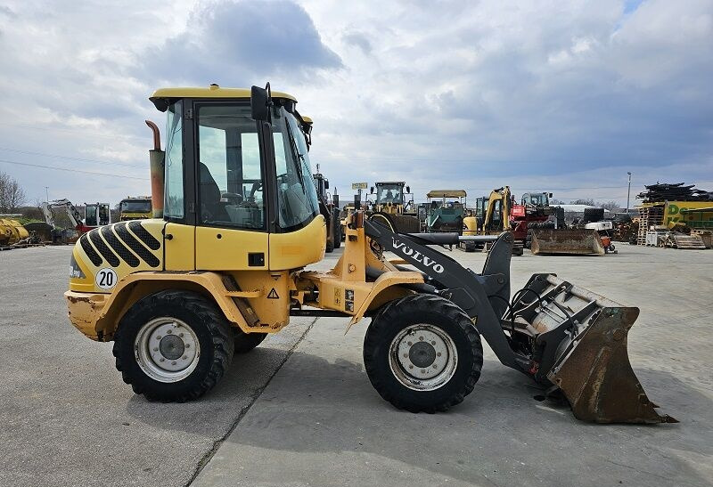 Volvo L30B - Utovarivač: slika 4 Volvo L30B - Utovarivač: slika 4