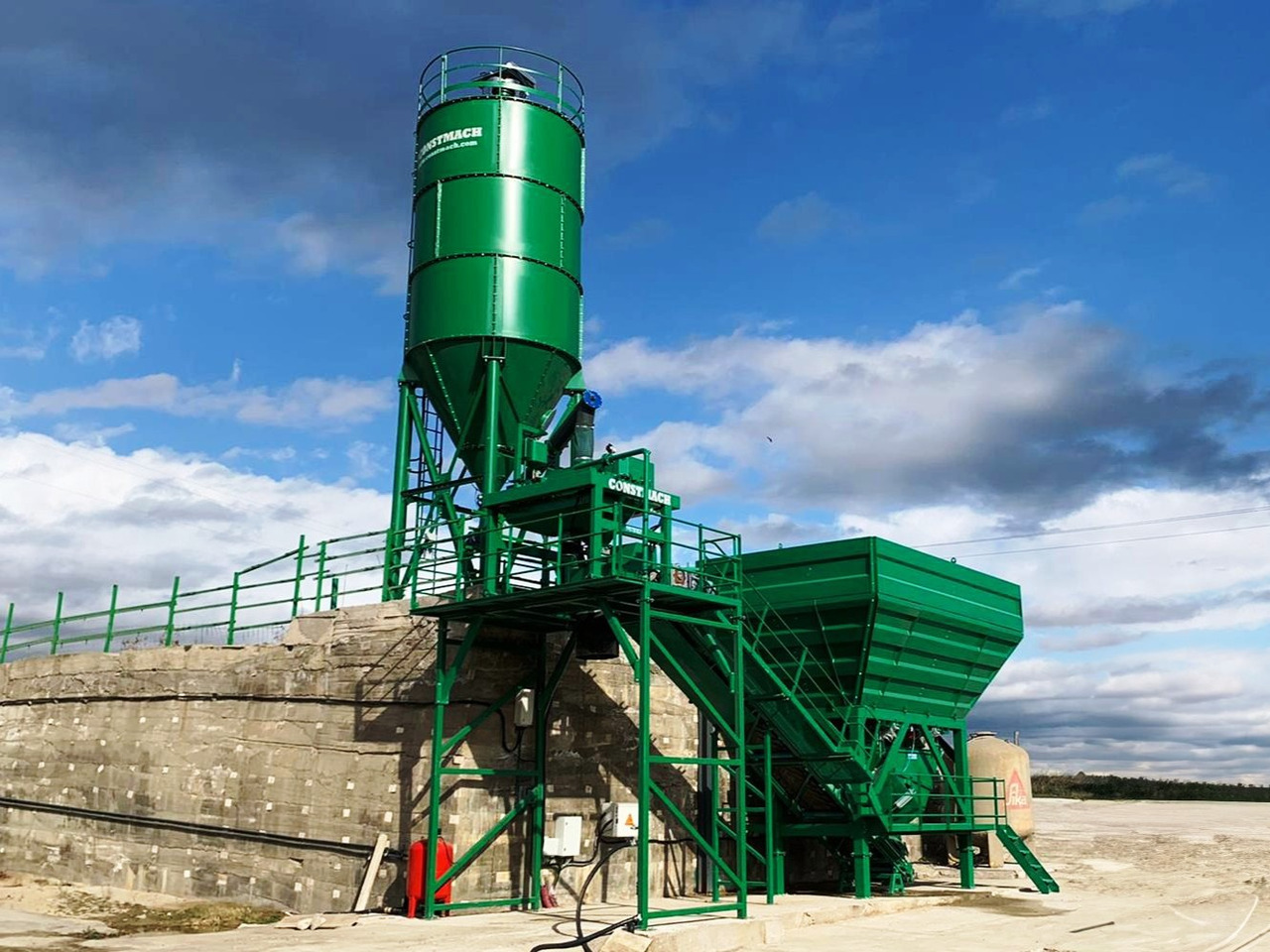 Constmach 60 m³/h Dry Type Concrete Batching Plant - Fabrika betona: slika 2 Constmach 60 m³/h Dry Type Concrete Batching Plant - Fabrika betona: slika 2