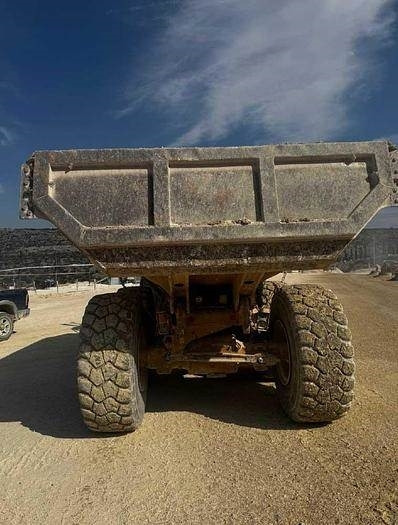 CAT 730C2 - Zglobni kiper: slika 4 CAT 730C2 - Zglobni kiper: slika 4