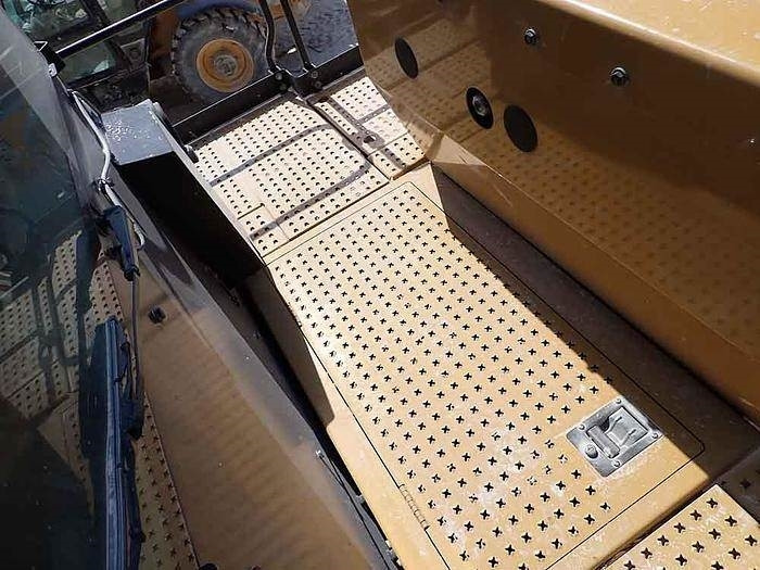 Utovarivač točkaš CAT 988K: slika 31 Utovarivač točkaš CAT 988K: slika 31