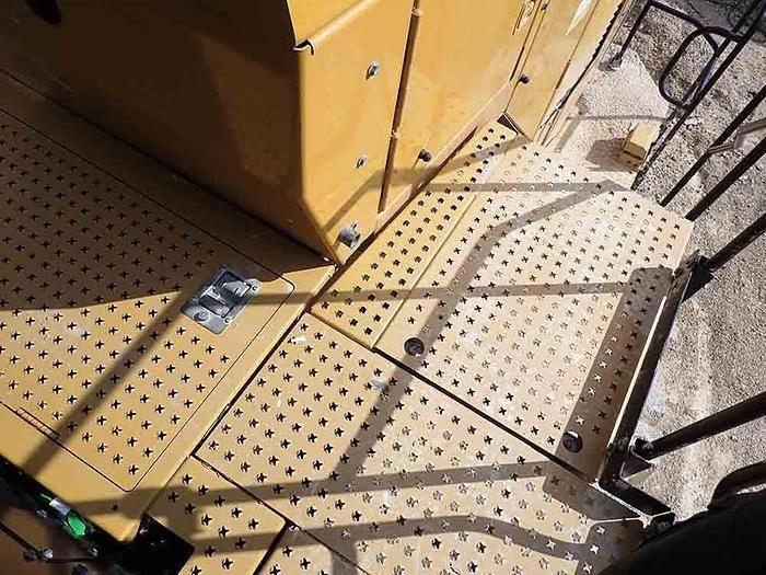 Utovarivač točkaš CAT 988K: slika 35 Utovarivač točkaš CAT 988K: slika 35