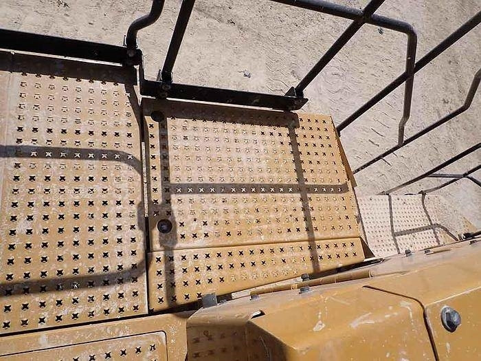 Utovarivač točkaš CAT 988K: slika 32 Utovarivač točkaš CAT 988K: slika 32