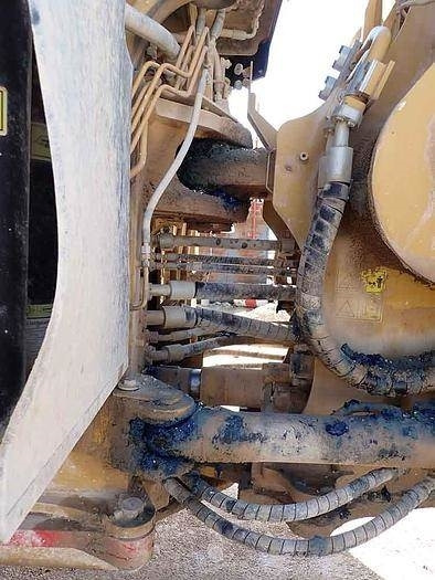 Utovarivač točkaš CAT 988K: slika 37 Utovarivač točkaš CAT 988K: slika 37