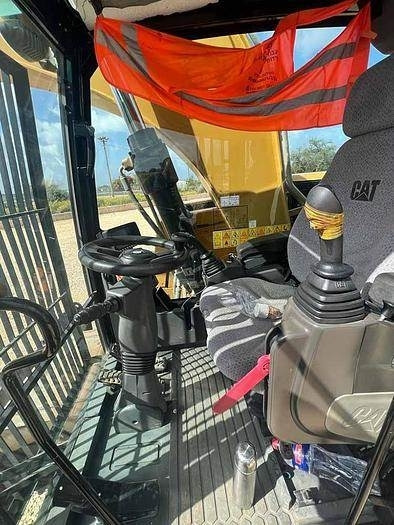 Bager točkaš CAT M320F: slika 7