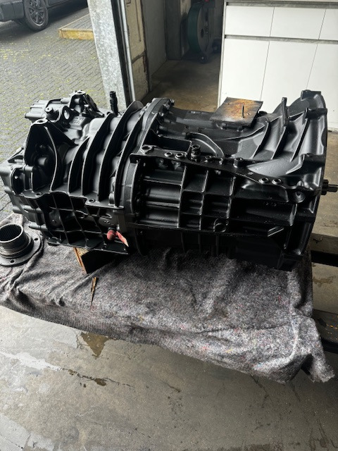 ZF generalüberholtes Getriebe im Austausch 16S2533 MAN Ecosplit 4 - Menjač: slika 1 ZF generalüberholtes Getriebe im Austausch 16S2533 MAN Ecosplit 4 - Menjač: slika 1