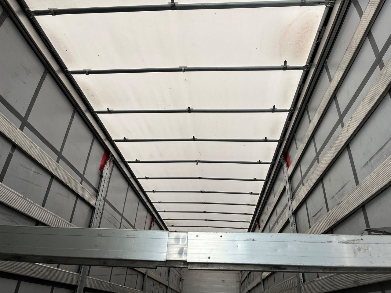 Schmitz Cargobull SCS 24 Bordwand - Poluprikolica sa ceradom: slika 5 Schmitz Cargobull SCS 24 Bordwand - Poluprikolica sa ceradom: slika 5