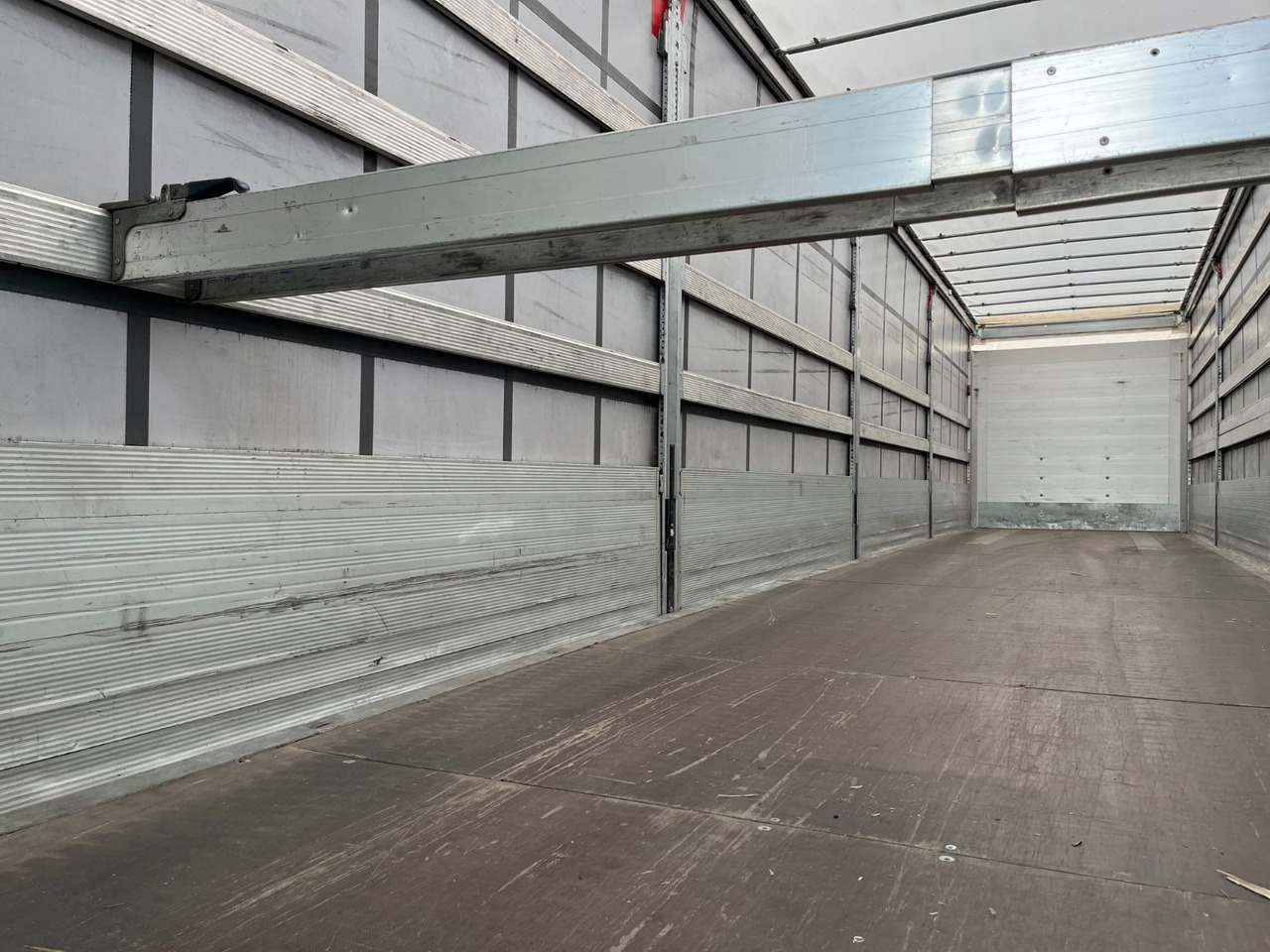 Schmitz Cargobull SCS 24 Bordwand - Poluprikolica sa ceradom: slika 4 Schmitz Cargobull SCS 24 Bordwand - Poluprikolica sa ceradom: slika 4