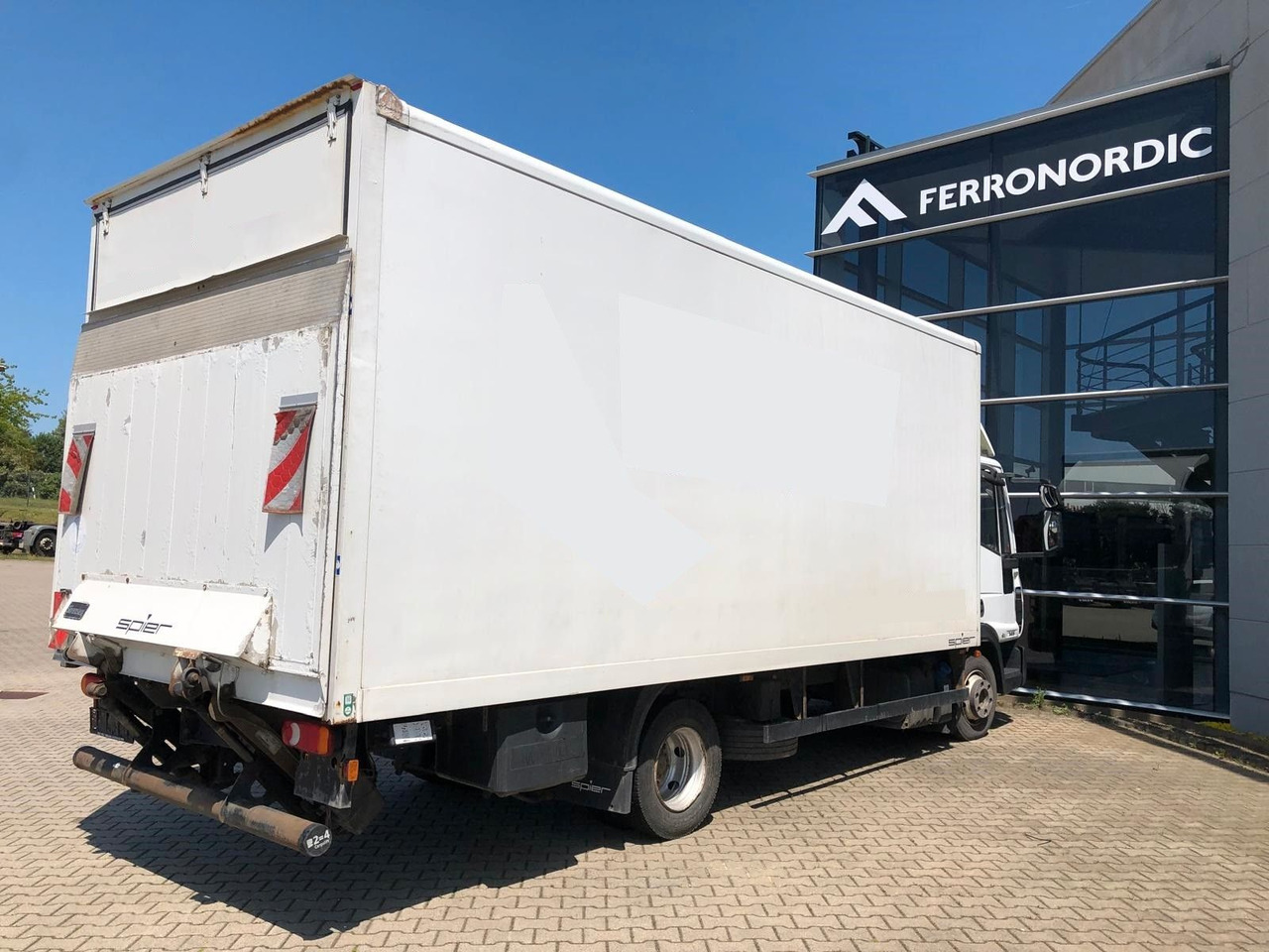 Iveco 75 E 190 Koffer*LBW*Schalter*Blatt/Luft*Klima - Dostavno vozilo sa zatvorenim sandukom: slika 3 Iveco 75 E 190 Koffer*LBW*Schalter*Blatt/Luft*Klima - Dostavno vozilo sa zatvorenim sandukom: slika 3