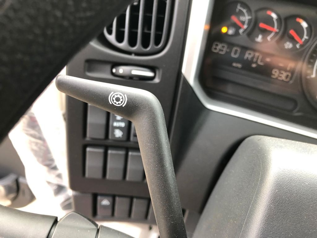 Kamion sa tovarnim sandukom Renault D 10.210 Klima*PTO*Motor Bremse*Blatt Federung: slika 9