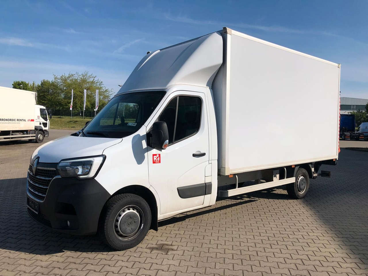 Renault MASTER RED 3.5T*LBW*Klima*4.2m*AUCH MIETE - Dostavno vozilo sa zatvorenim sandukom: slika 2 Renault MASTER RED 3.5T*LBW*Klima*4.2m*AUCH MIETE - Dostavno vozilo sa zatvorenim sandukom: slika 2