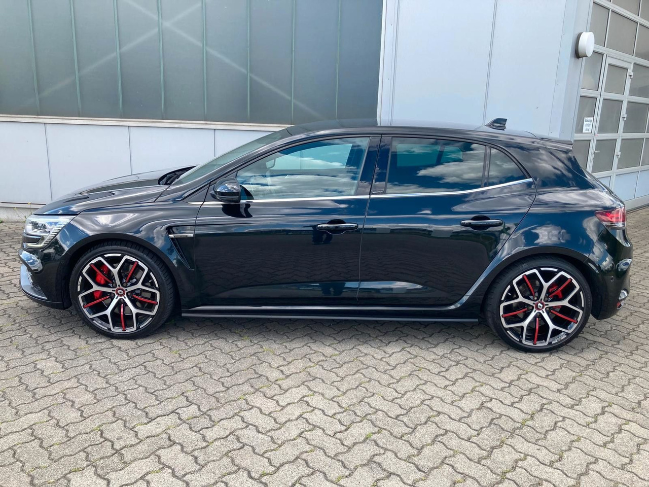 Renault Megane IV Lim. 5-trg. R.S. Trophy TCe 300 - Automobil: slika 2 Renault Megane IV Lim. 5-trg. R.S. Trophy TCe 300 - Automobil: slika 2