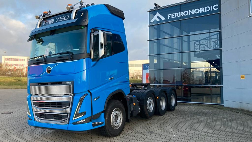 Volvo FH16 750 XL 8x4 Tridem*100T*Kriechgänge*Retarder - Tegljač: slika 2 Volvo FH16 750 XL 8x4 Tridem*100T*Kriechgänge*Retarder - Tegljač: slika 2